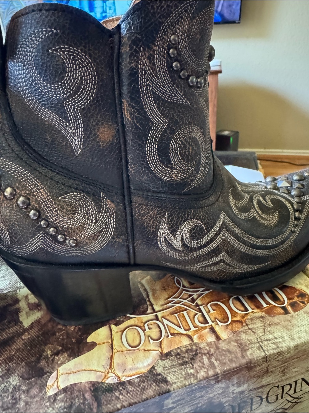 Old Gringo Dark Brown Leather Short Western Boots with Silver Stitching - Picture 3 of 8